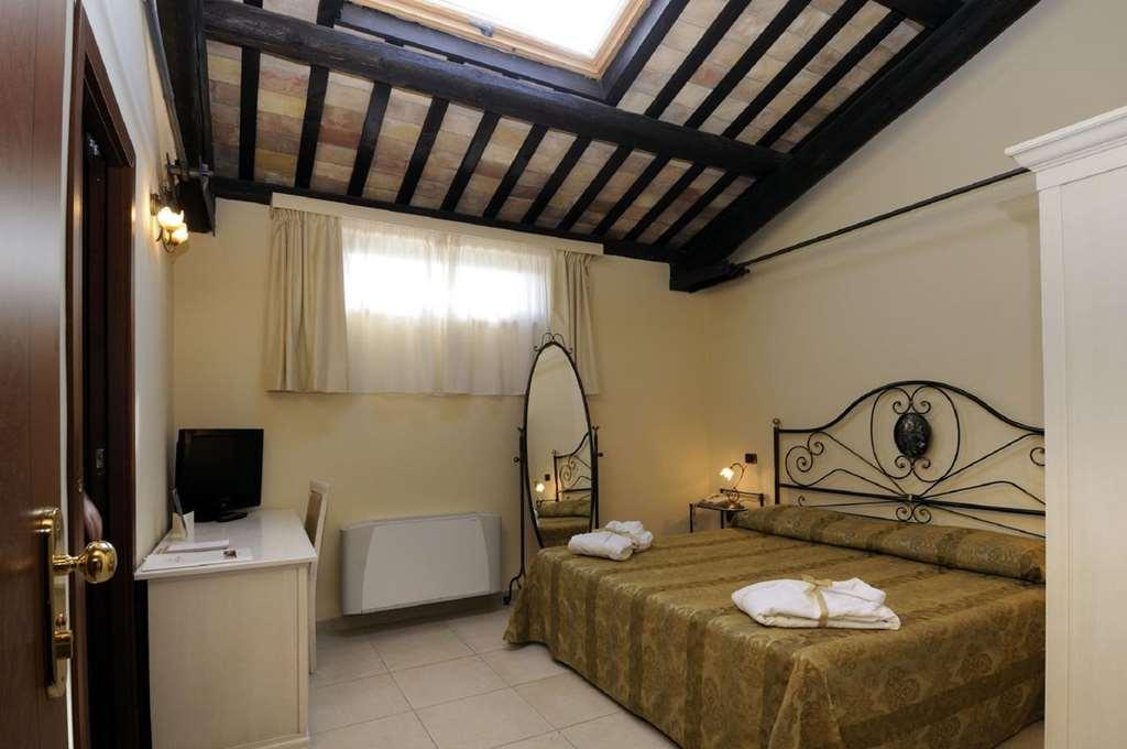 ג'וליאנובה Hotel Villa Fiorita חדר תמונה