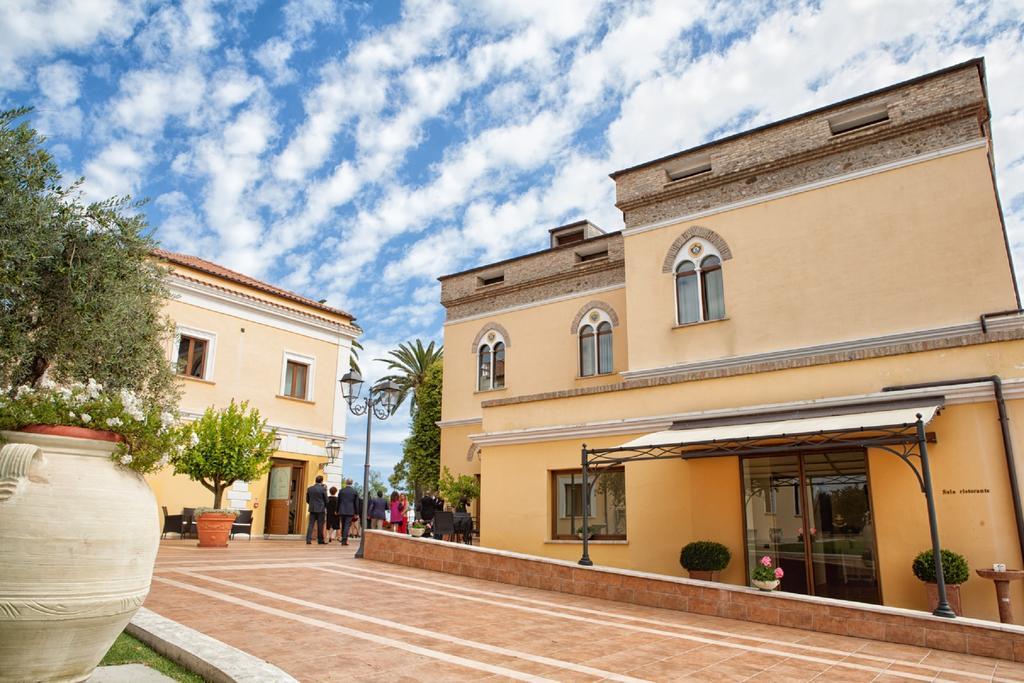 ג'וליאנובה Hotel Villa Fiorita מראה חיצוני תמונה