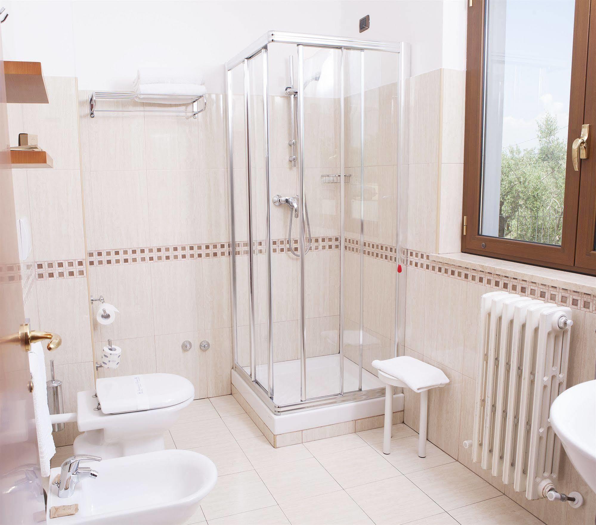 ג'וליאנובה Hotel Villa Fiorita מראה חיצוני תמונה