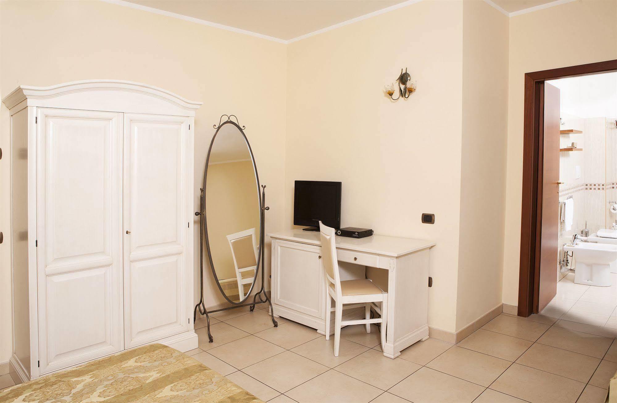 ג'וליאנובה Hotel Villa Fiorita מראה חיצוני תמונה